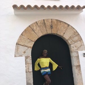 Meet your Posher, Denise